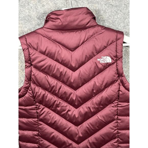 NWOT North Face burgundy puffer vest Size‎ Small - Picture 6 of 8